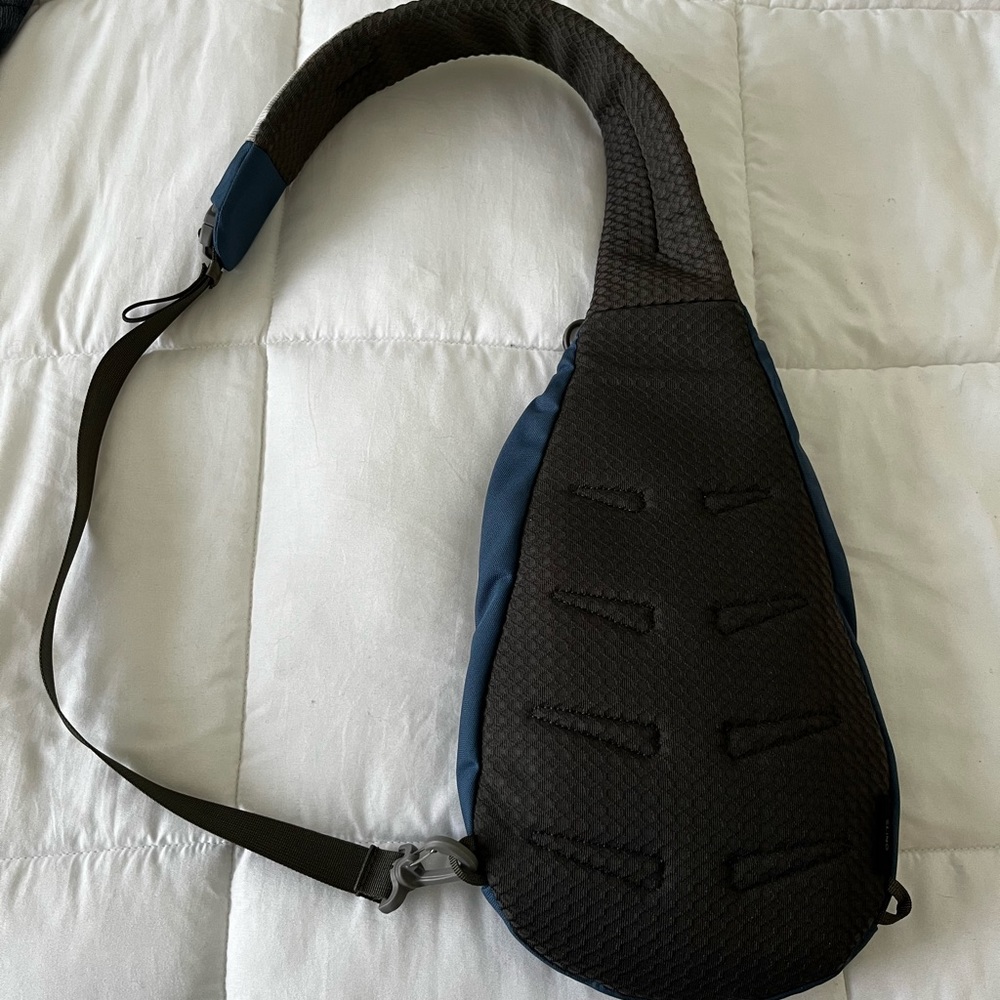 OSPREY Navy and Light Gray Mini Bag - Picture 7 of 7